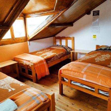 Hostal Taita Cristobal Isinlivi Bagian luar foto