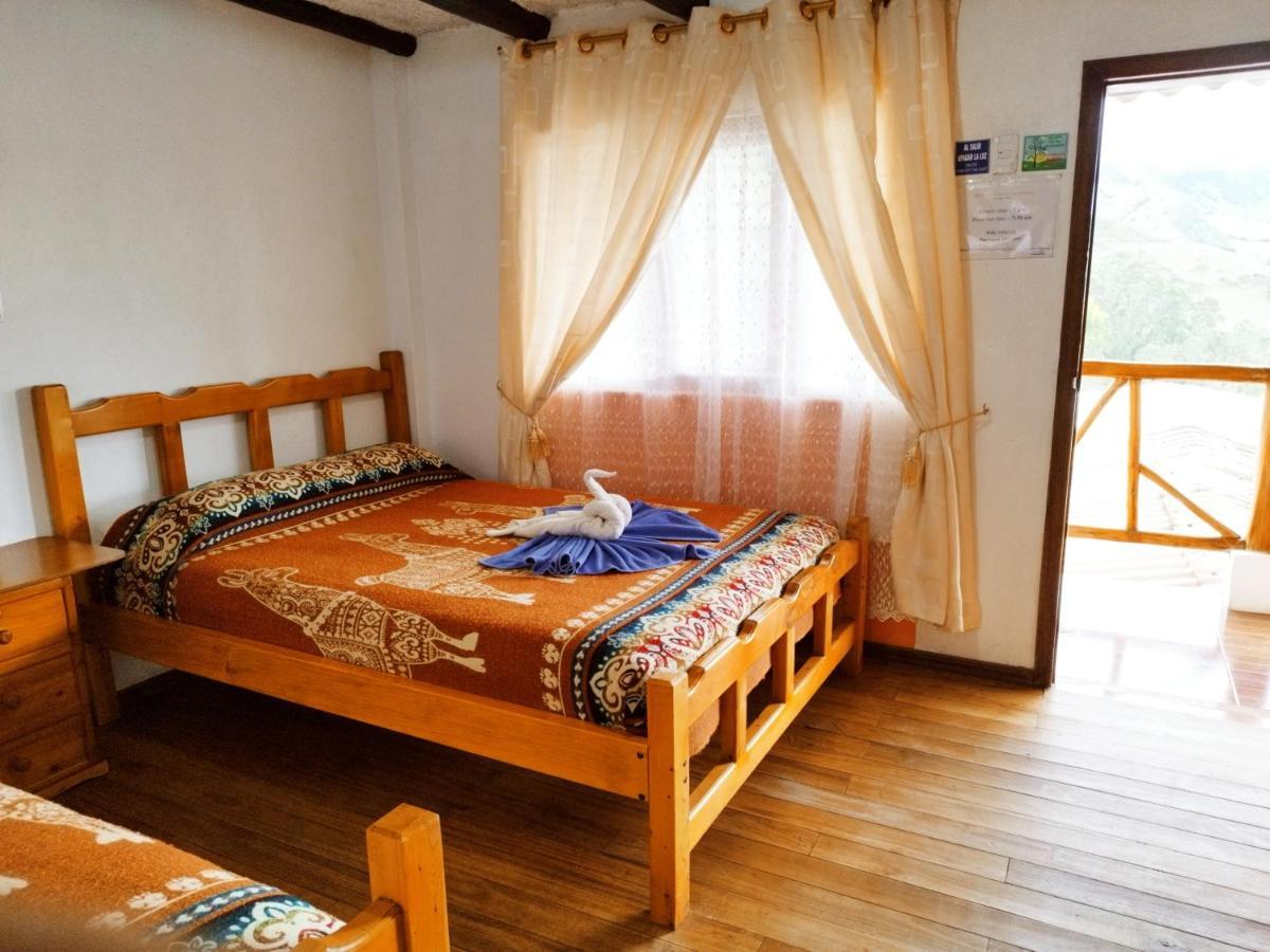 Hostal Taita Cristobal Isinlivi Bagian luar foto