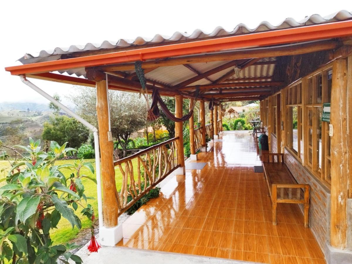 Hostal Taita Cristobal Isinlivi Bagian luar foto