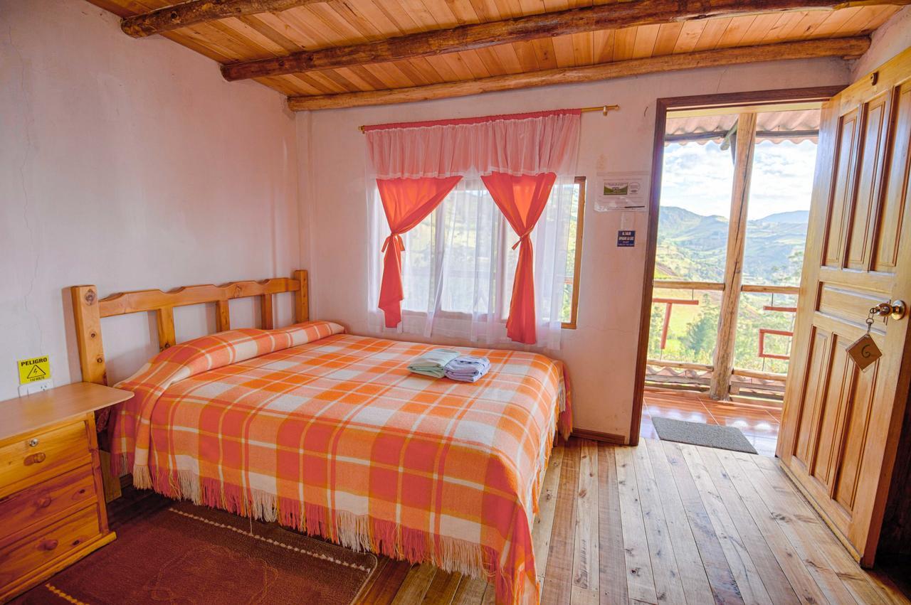 Hostal Taita Cristobal Isinlivi Bagian luar foto