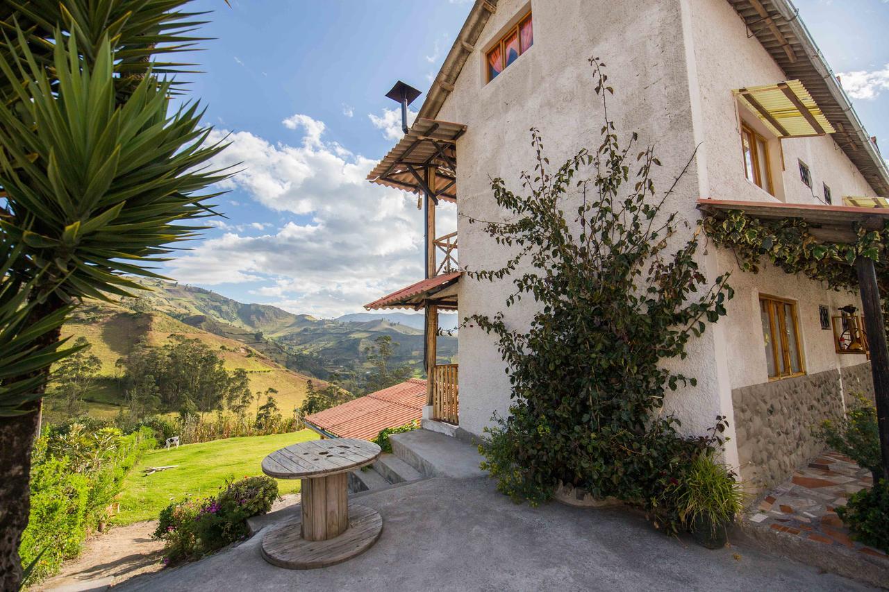 Hostal Taita Cristobal Isinlivi Bagian luar foto
