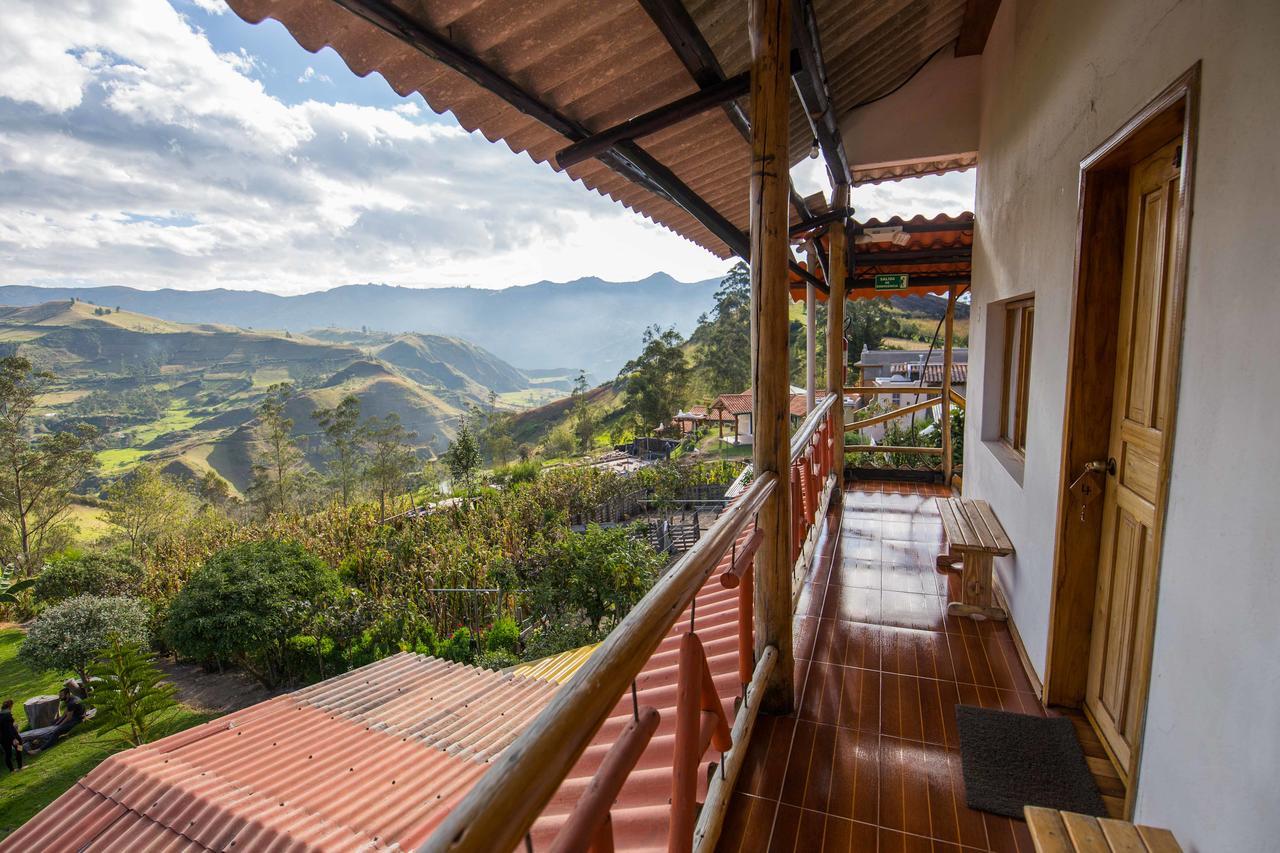 Hostal Taita Cristobal Isinlivi Bagian luar foto