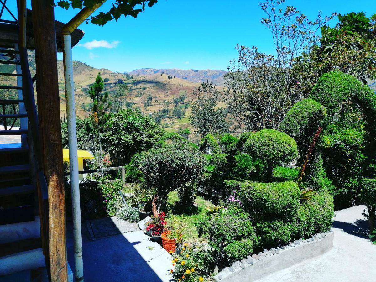 Hostal Taita Cristobal Isinlivi Bagian luar foto